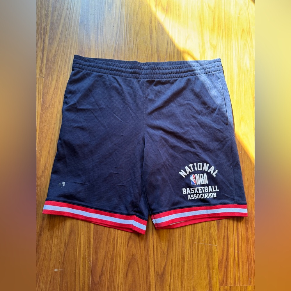 NBA Men's Black Shorts size large